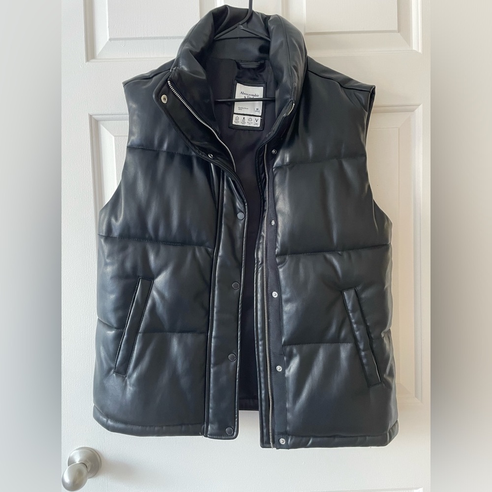 Abercrombie and Fitch Vegan Leather Black Puffer Vest in Size Medium